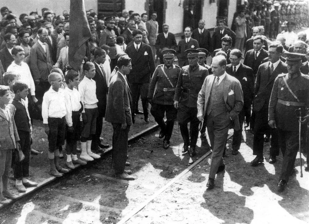 Saygı, özlem ve minnetle: Az bilinen fotoğraflarıyla ebediyete intikalinin 86. yılında Gazi Mustafa Kemal Atatürk... - Sayfa 16