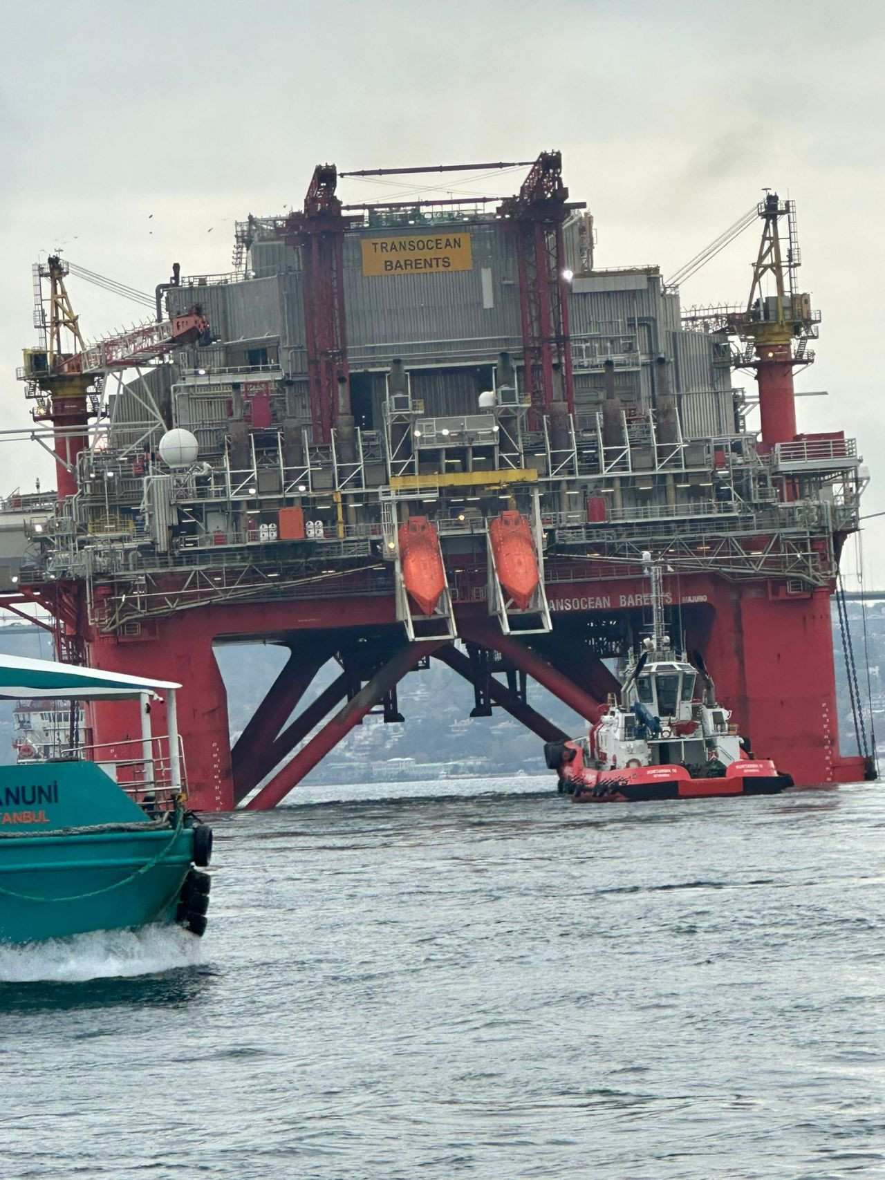 Dünyanın en büyük sondaj platformlarından biri İstanbul Boğazı'ndan geçti! - Sayfa 6