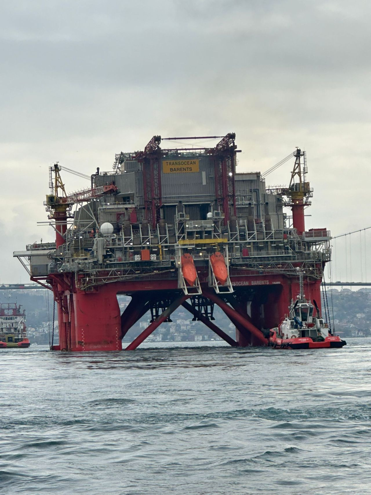 Dünyanın en büyük sondaj platformlarından biri İstanbul Boğazı'ndan geçti! - Sayfa 5