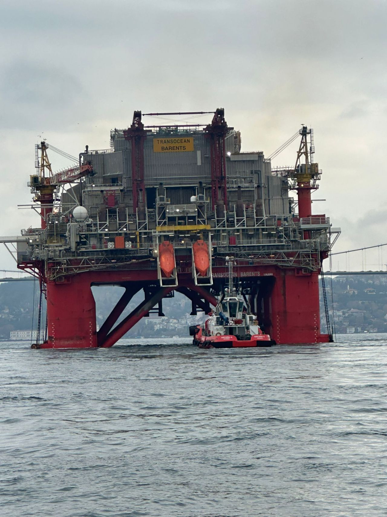 Dünyanın en büyük sondaj platformlarından biri İstanbul Boğazı'ndan geçti! - Sayfa 7