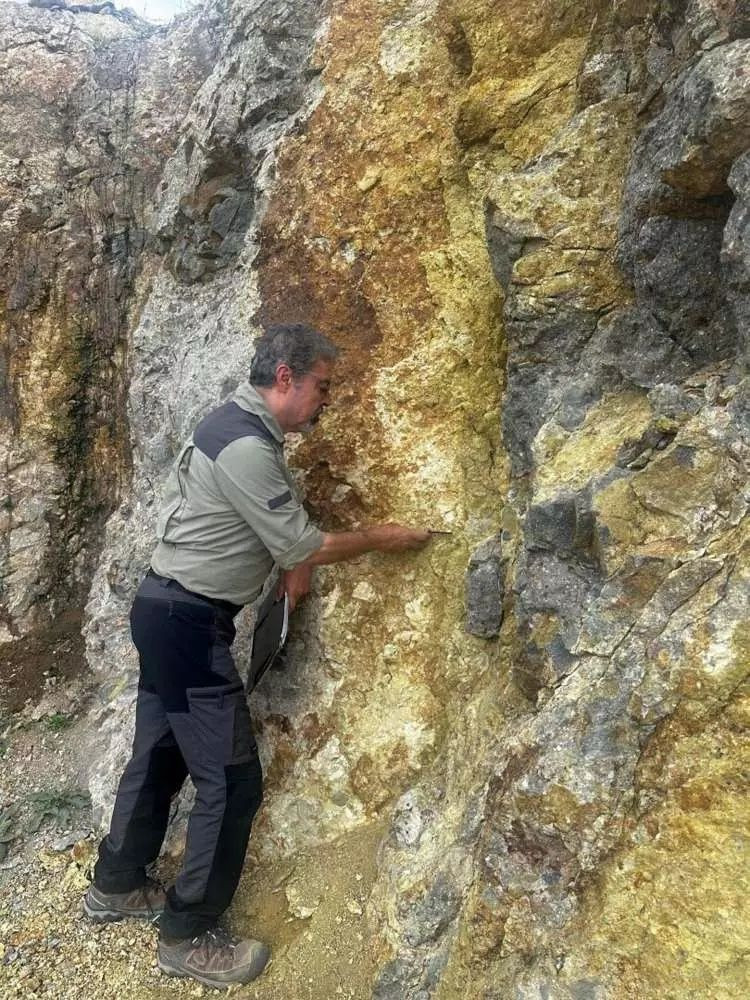 Rize'deki 4.7'lik deprem sonrası korkutan uyarı! "Komşu fayları tetikledi, tehlikesi bilinenden daha yüksek" - Sayfa 5