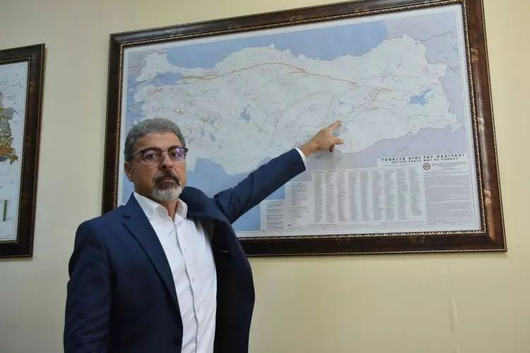 Rize'deki 4.7'lik deprem sonrası korkutan uyarı! "Komşu fayları tetikledi, tehlikesi bilinenden daha yüksek" - Sayfa 7