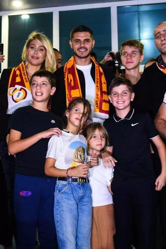 Mauro Icardi iflas bayrağına çekiyor: Wanda Nara'nın boşanmak için istedikleri adeta dudak uçuklattı! - Sayfa 28