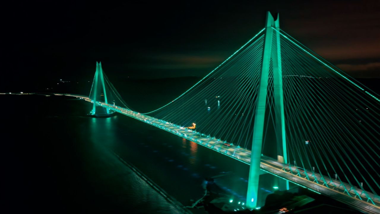 Bağımsızlık seferliği başladı: Yeşilay ve İçişleri Bakanlığı el ele verdi! İstanbul'daki 3 köprü yeşile boyandı - Sayfa 8