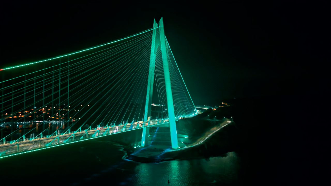 Bağımsızlık seferliği başladı: Yeşilay ve İçişleri Bakanlığı el ele verdi! İstanbul'daki 3 köprü yeşile boyandı - Sayfa 10