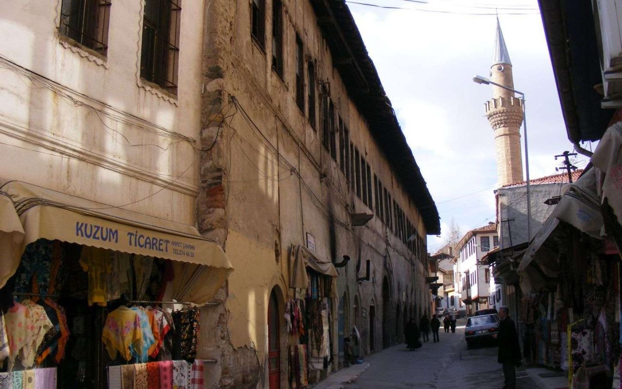 Osmanlı ve Selçuklu mirası: Türkiye’nin bedestenleri ve çarşıları - Sayfa 6