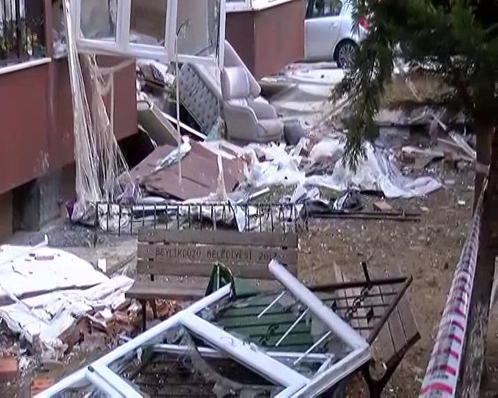 İstanbul'da 14 katlı binada patlama! 1 kişi öldü, 3 yaralı var... Patlama anı kamerada - Sayfa 5