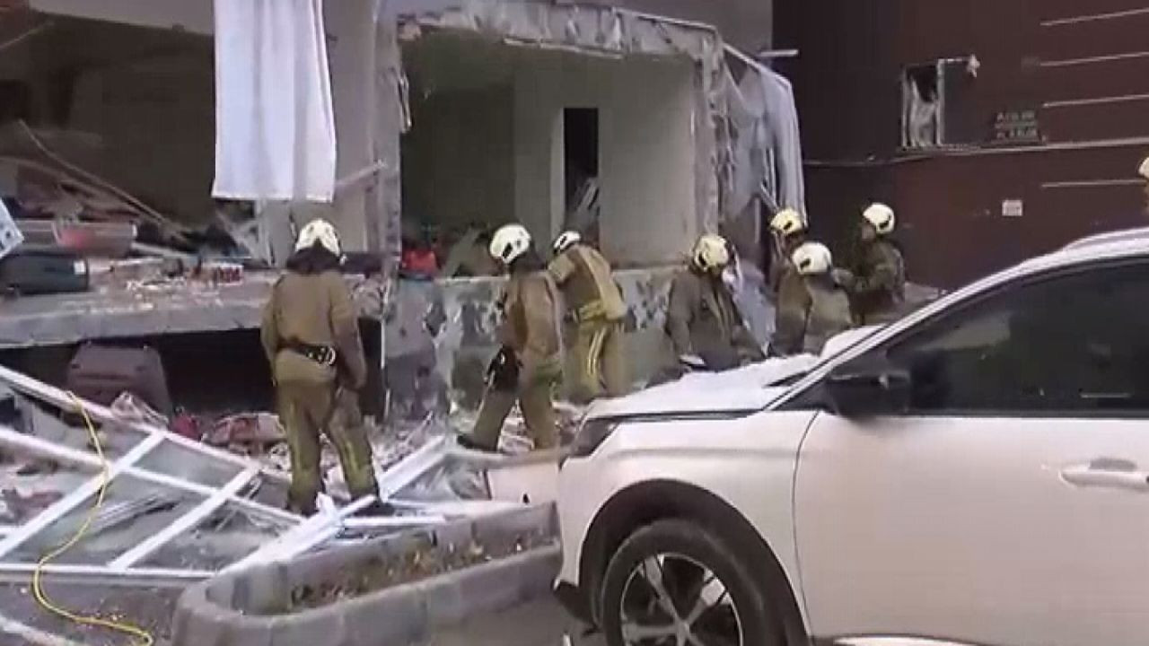İstanbul'da 14 katlı binada patlama! 1 kişi öldü, 3 yaralı var... Patlama anı kamerada - Sayfa 2