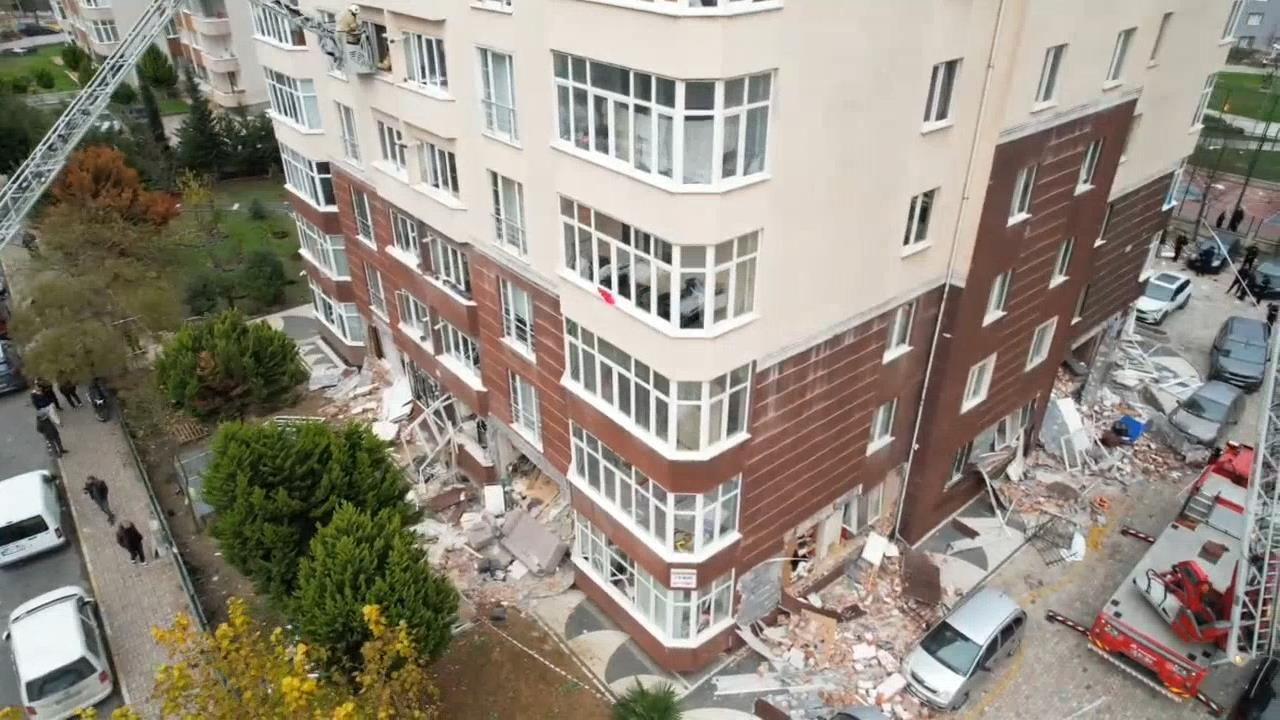 İstanbul'da 14 katlı binada patlama! 1 kişi öldü, 3 yaralı var... Patlama anı kamerada - Sayfa 1