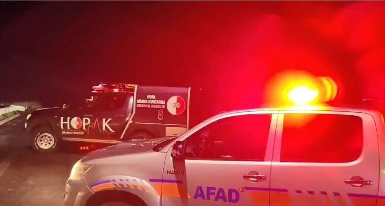 Karadeniz sahil yolu ulaşıma kapatıldı! Artvinde heyelan! Felaketin boyutu ortaya çıktı - Sayfa 7