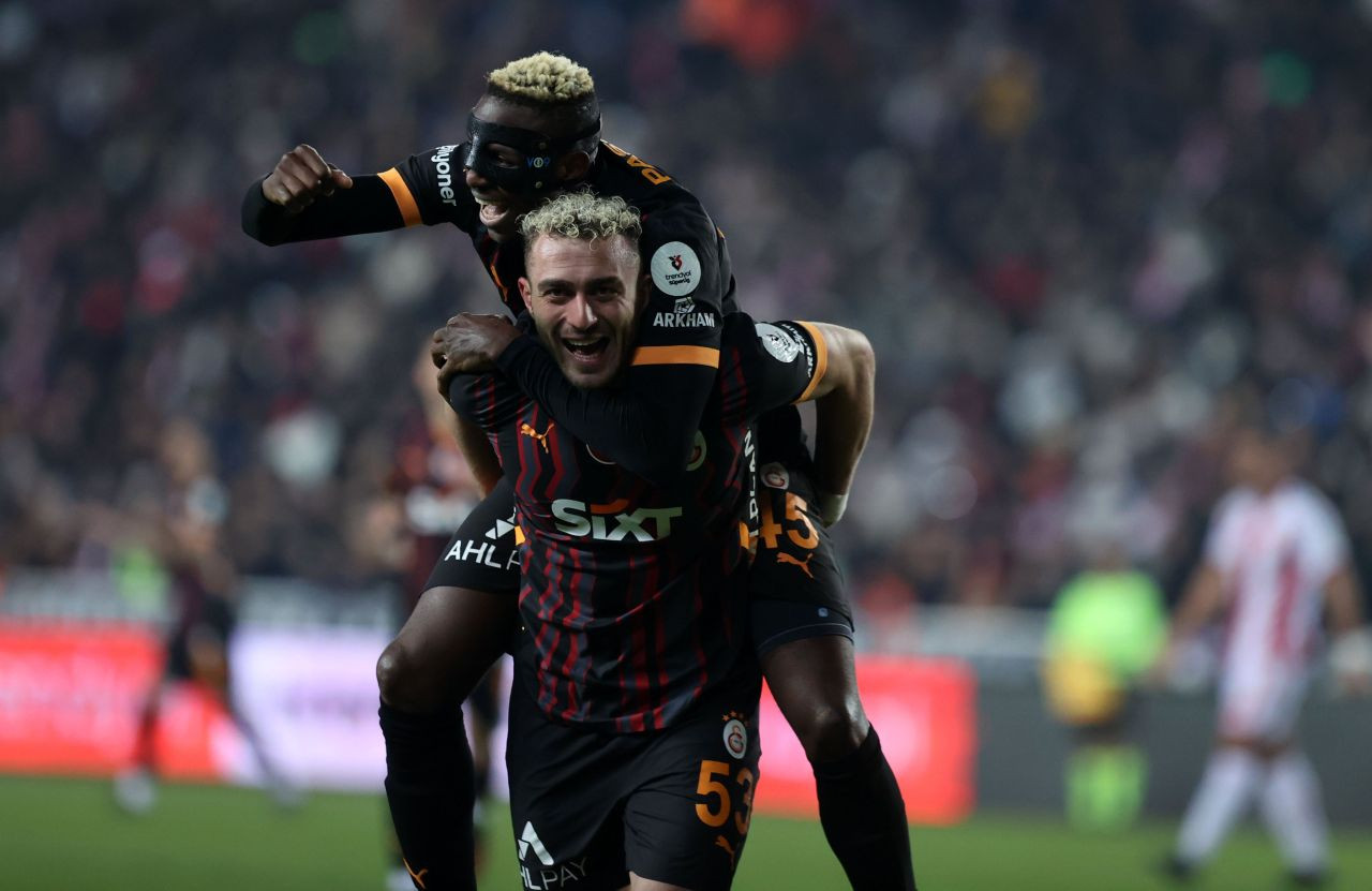 Sergen Yalçın canlı yayında ateş püskürdü: "TFF'nin yerinde olsam Rey Manaj'a en az 10 maç ceza veririm! Bu hakeme de artık maç falan vermem" - Sayfa 6