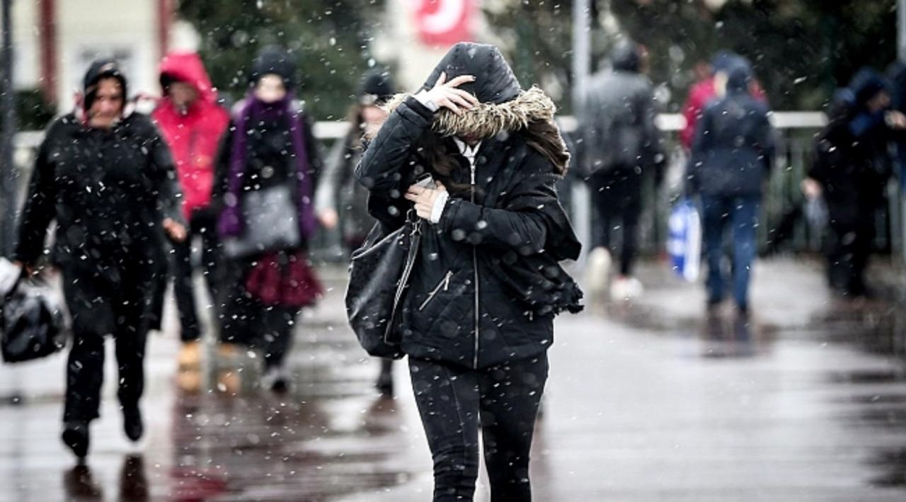 İstanbul dahil 10 il için sağanak uyarısı! Meteoroloji saat verip duyurdu... İşte 9 Aralık Pazartesi hava durumu tahminleri... - Sayfa 1