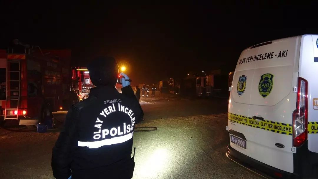 Burdur'da gece yarısı dehşeti: Otobüsler cayır cayır yandı! Kundaklama şüphesi! - Sayfa 9