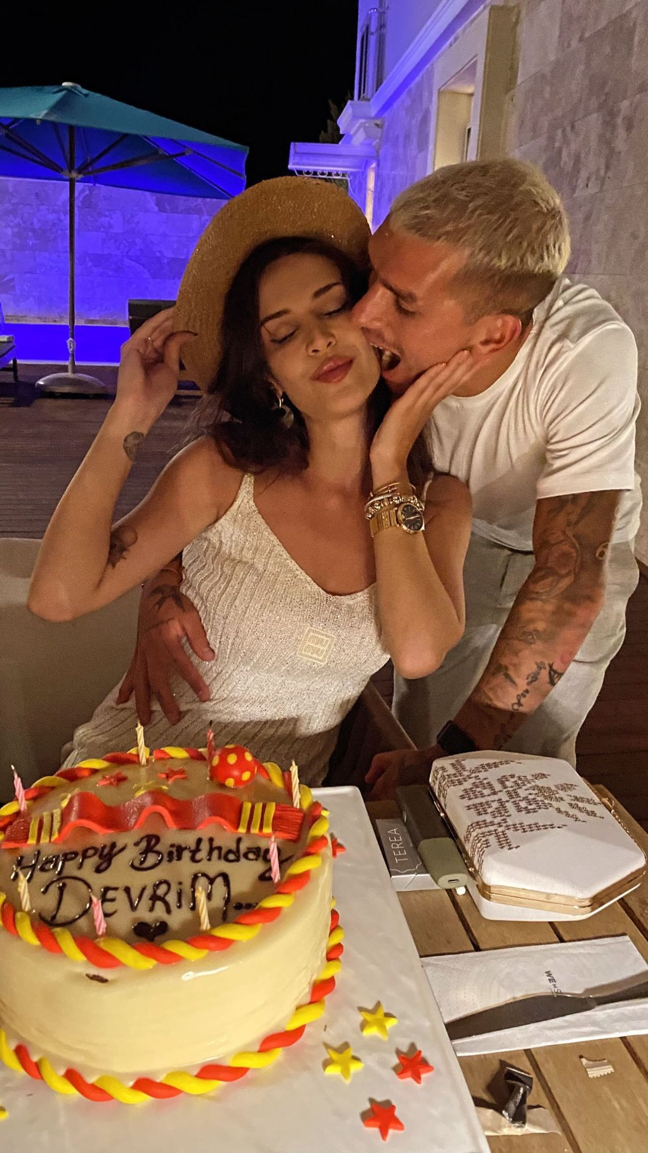 Devrim Özkan'dan ayrılık açıklaması! Lucas Torreira'ya hayal göndermesi: O haddi birine verecek kadar sevgini gösterme - Sayfa 11