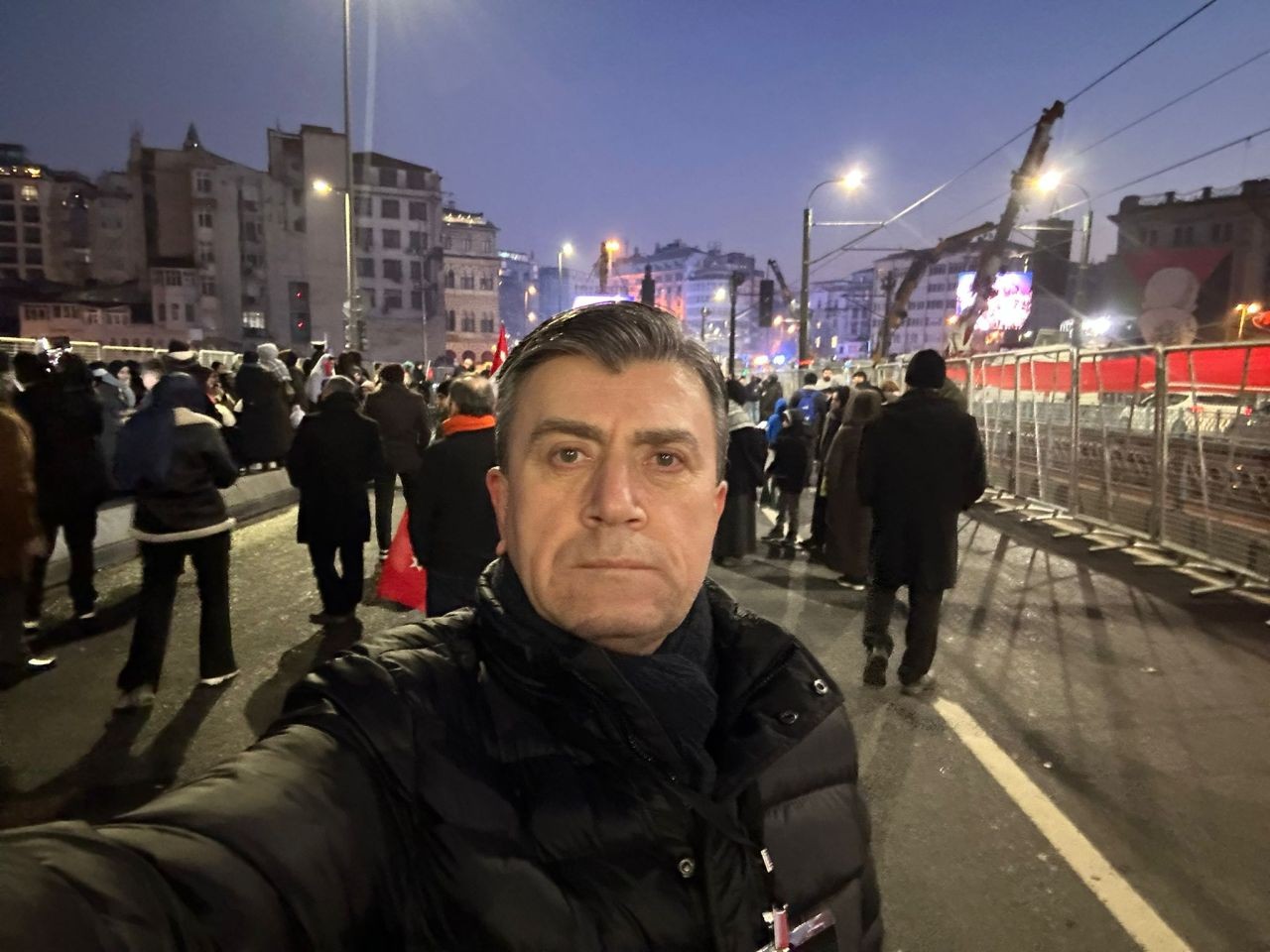 SuperHaber “Dünyaya bir güneş doğuyor” haykırışı için Galata Köprüsü’nde! - Sayfa 2