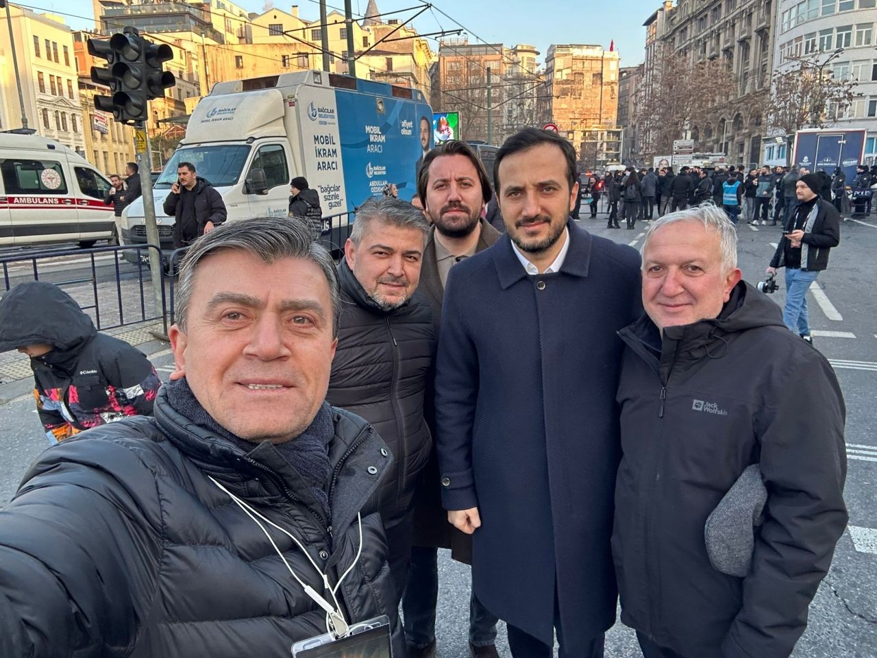 SuperHaber “Dünyaya bir güneş doğuyor” haykırışı için Galata Köprüsü’nde! - Sayfa 4