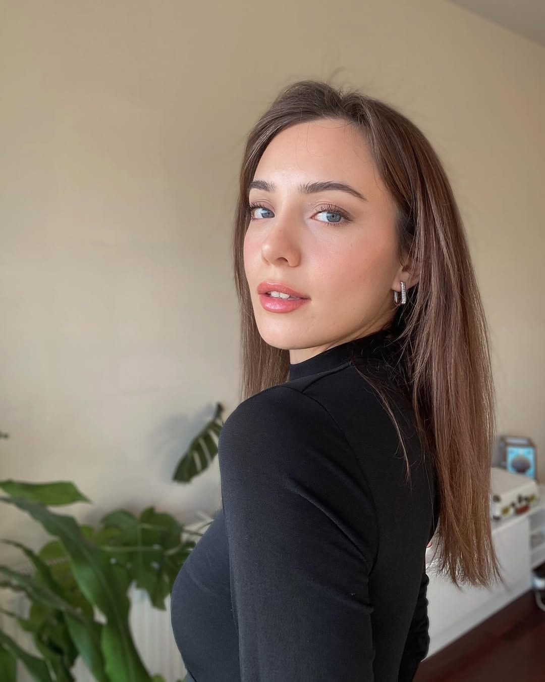 Bülent Şakrak, Burcu Kirman ile yeni aşka yelken açtı! 22 yaş farkı tepki çekti... Eleştirilere böyle cevap verdi - Sayfa 10