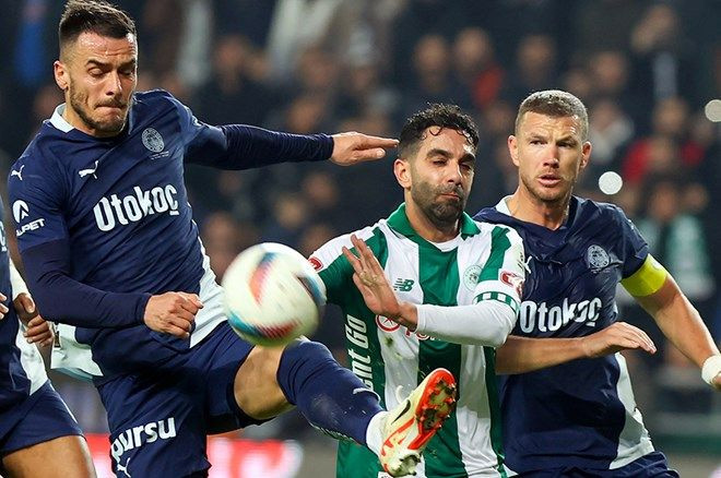 Eski hakemler Konyaspor - Fenerbahçe maçındaki o pozisyonlara son noktayı koydu: Penaltı, kırmızı kart! - Sayfa 5