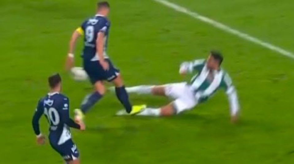 Ahmet Çakar'dan geceye damga vuran sözler: "Fenerbahçe hakemle kazandı! 45 yıldır hakemlik camiasındayım, böyle bir rezillik görmedim! Bunun adı soykırım! Türk hakemliği çürümüş" - Sayfa 5