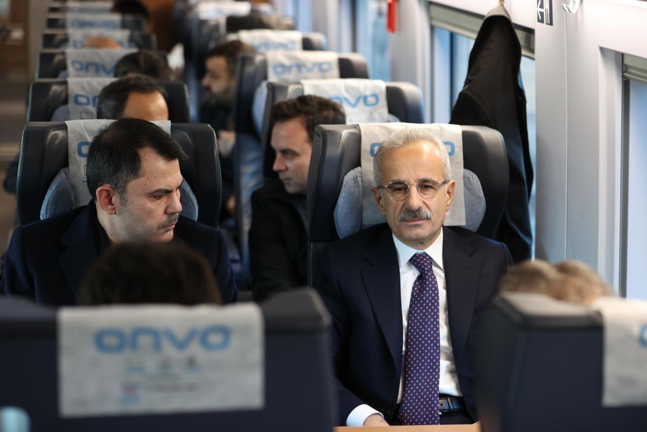 Bakan Murat Kurum ve Abdülkadir Uraloğlu Konya'ya YHT ile gitti! Kurum'un dikkat çeken üniversite anısı... - Sayfa 1