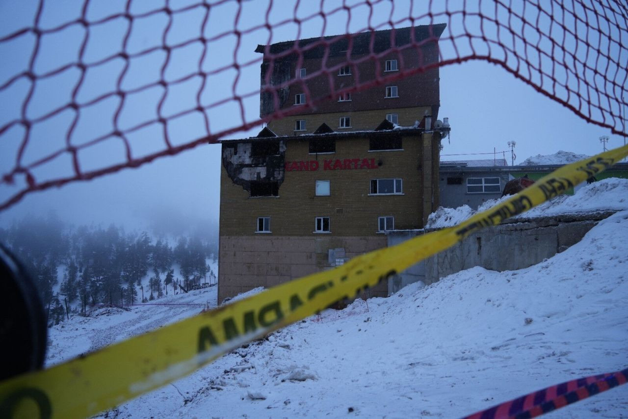 Grand Kartal Otel'in eski çalışanından şoke eden itiraflar! "Yangın merdivenleri kayak odasına çıkıyordu" - Sayfa 2