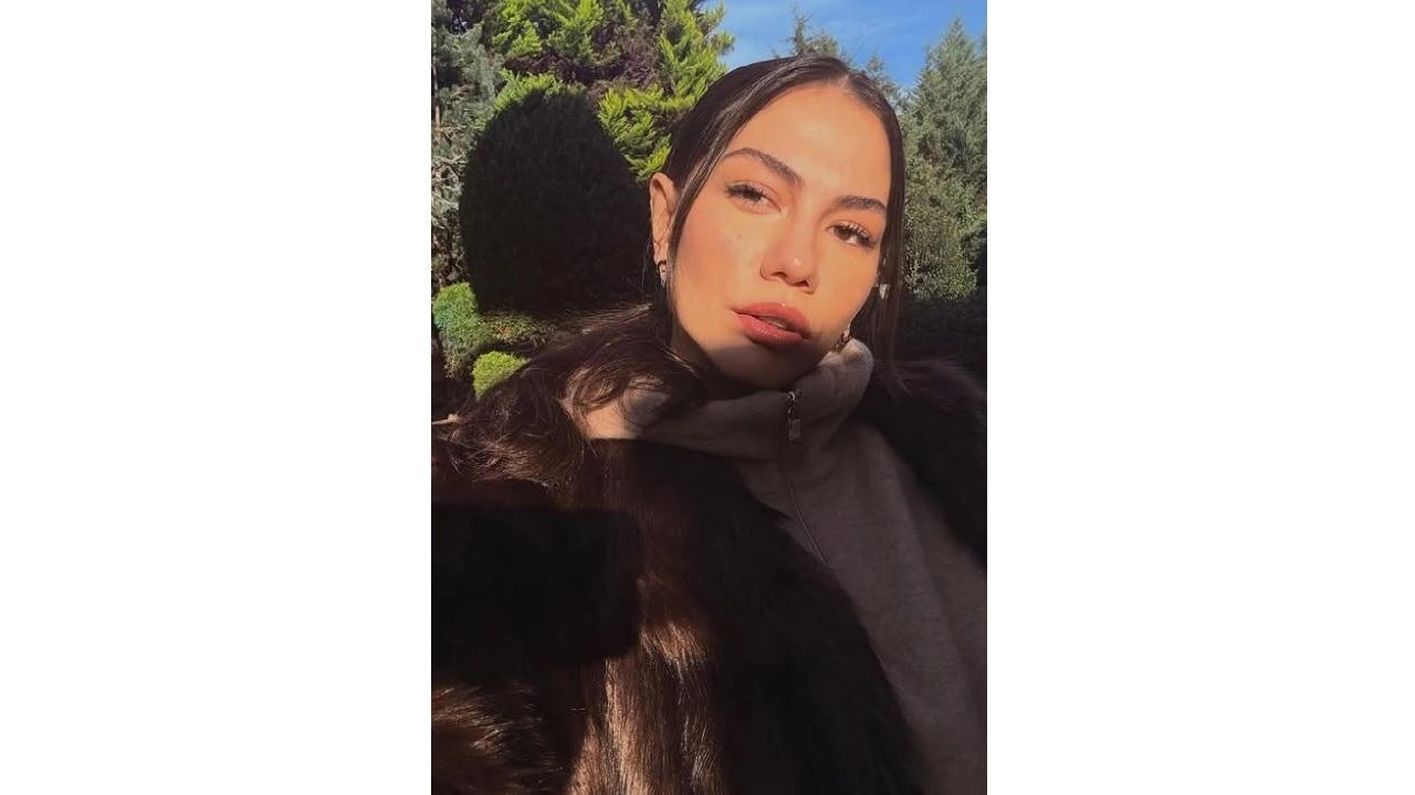 Oyuncu Demet Özdemir sosyal medyadan paylaştı! Yürek hoplatan güzelliğine yorum yağdı... - Sayfa 3