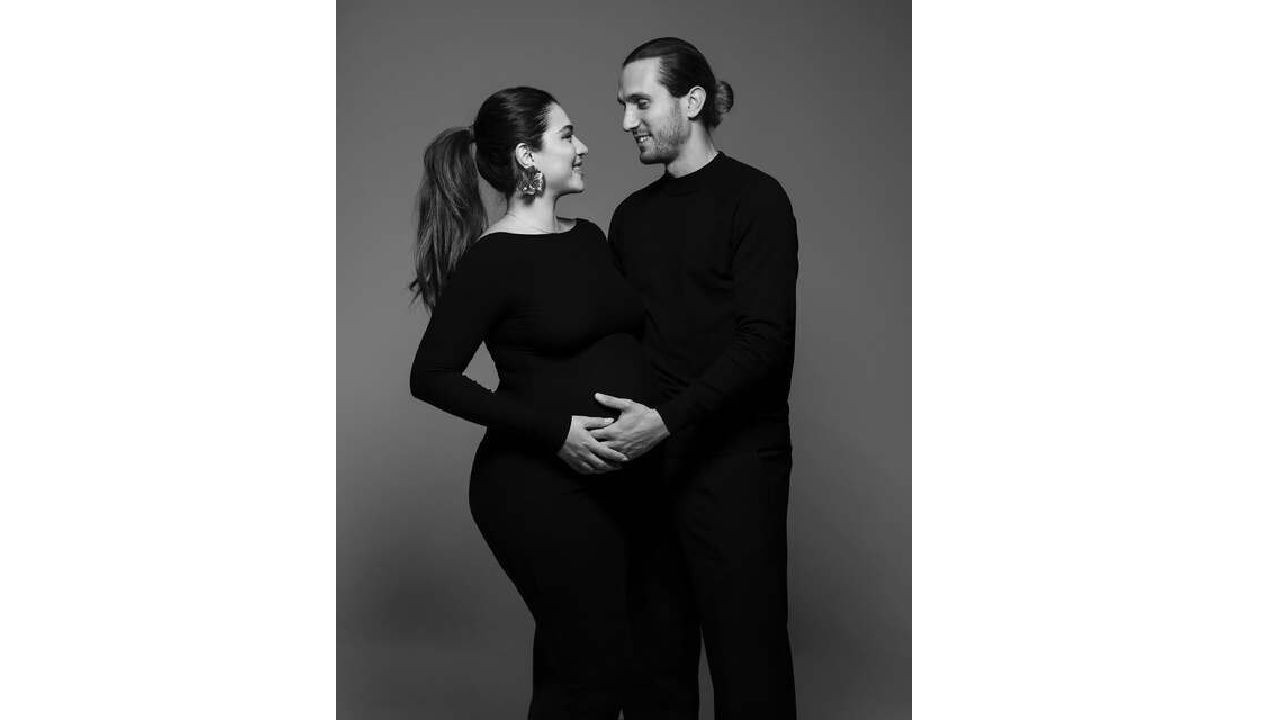 Melisa Aslı Pamuk ve Yusuf Yazıcı'nın bebek heyecanı! Karnı burnunda karelere ilgi büyük... - Sayfa 1