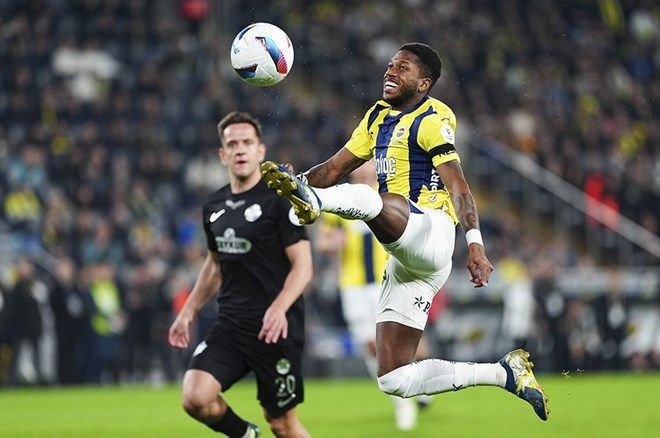 Rıdvan Dilmen'den Fenerbahçe'ye net uyarı: Büyük hata yaparsınız. Bakın tekrar ediyorum, büyük hata yaparsınız! - Sayfa 4