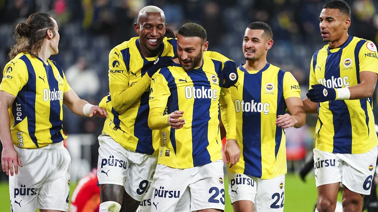 Fenerbahçe'yi yıkan sakatlık haberi! Diego Carlos, Alexander Djiku ve Yusuf Akçiçek'in durumu belli oldu: Yeni transfer 1.5 ay yok - Sayfa 2