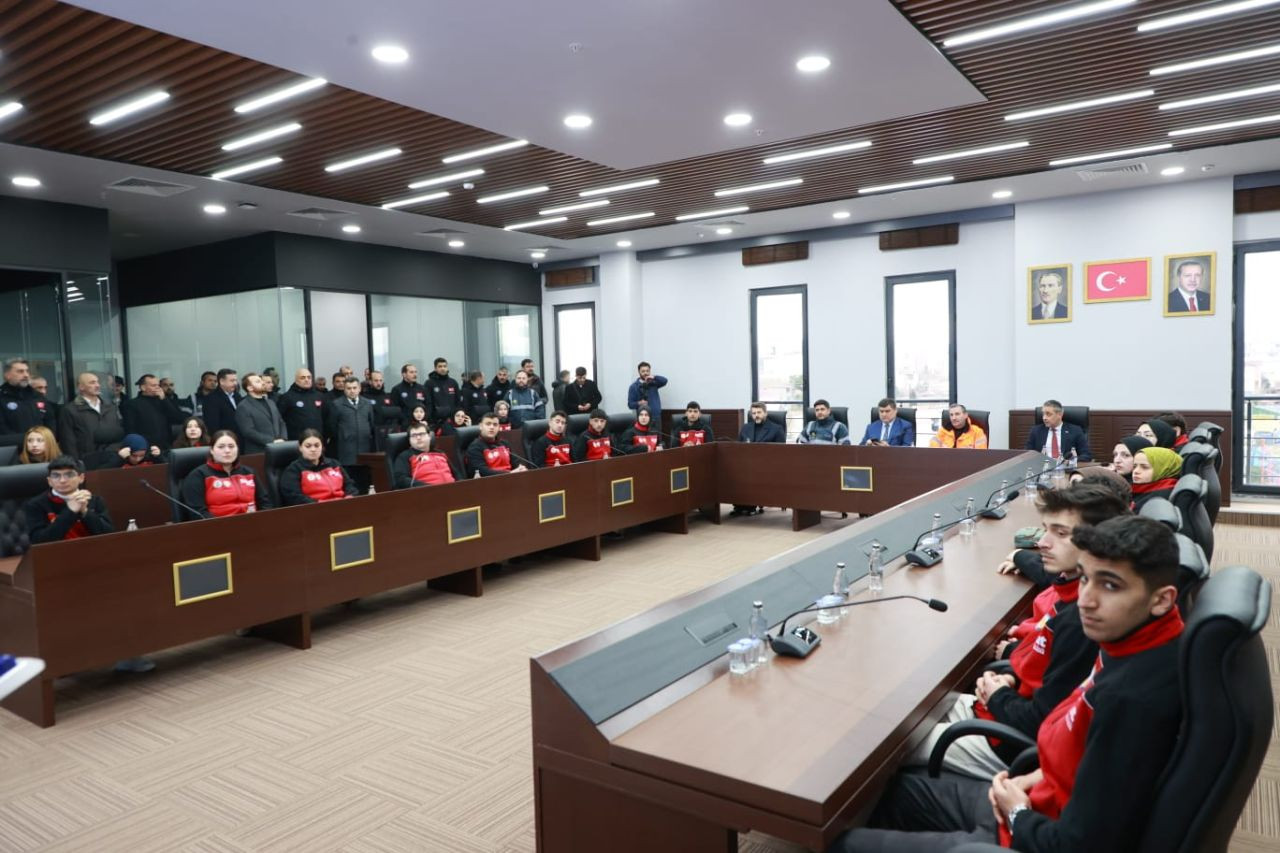 Sultanbeyli Belediyesi'nden afetlere yönelik toplumsal bilinci arttıran çalışma! Başkan Ali Tombaş: SAKUT Gönüllüsü Eğitim Programı başlattık - Sayfa 10