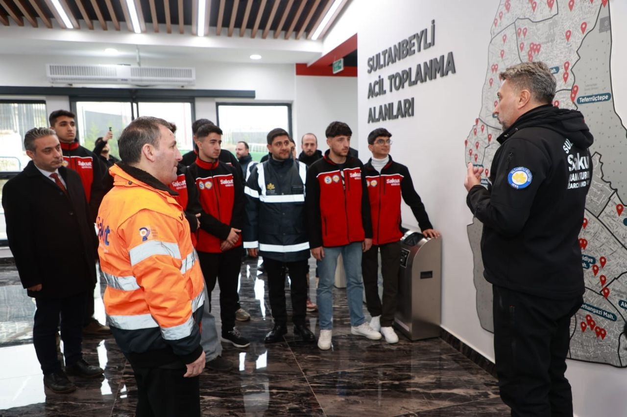 Sultanbeyli Belediyesi'nden afetlere yönelik toplumsal bilinci arttıran çalışma! Başkan Ali Tombaş: SAKUT Gönüllüsü Eğitim Programı başlattık - Sayfa 12
