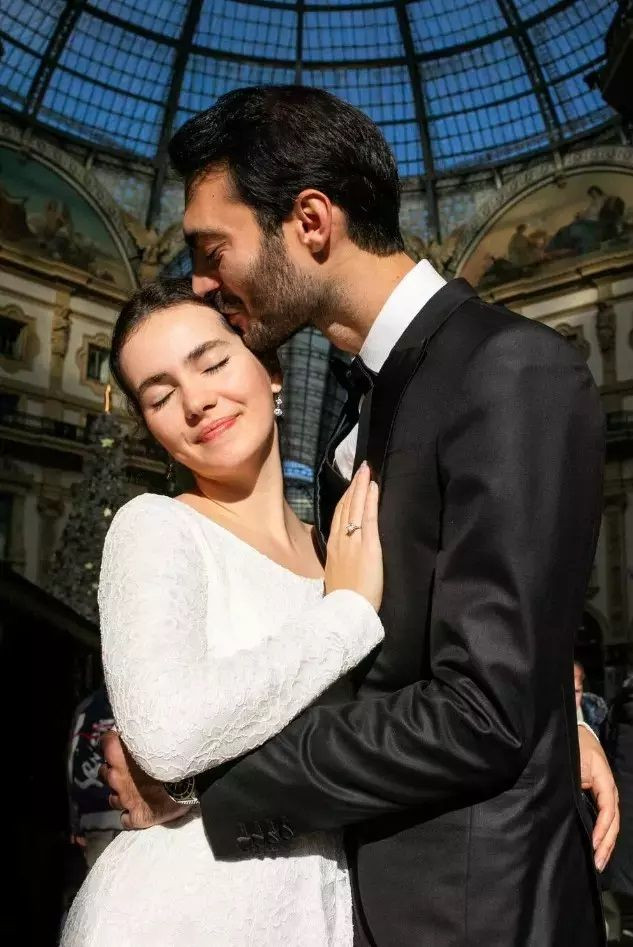 Ünlü oyuncu Almila Ada nişanlandı - Sayfa 4