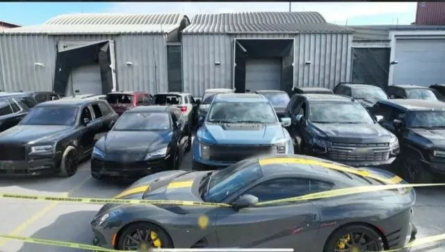 Böyle kaçakçılık görülmedi!  Mersin'de konteynerden 357 milyon liralık lüks araç çıktı... İlginç 'kazma kürek' detayı... - Sayfa 1