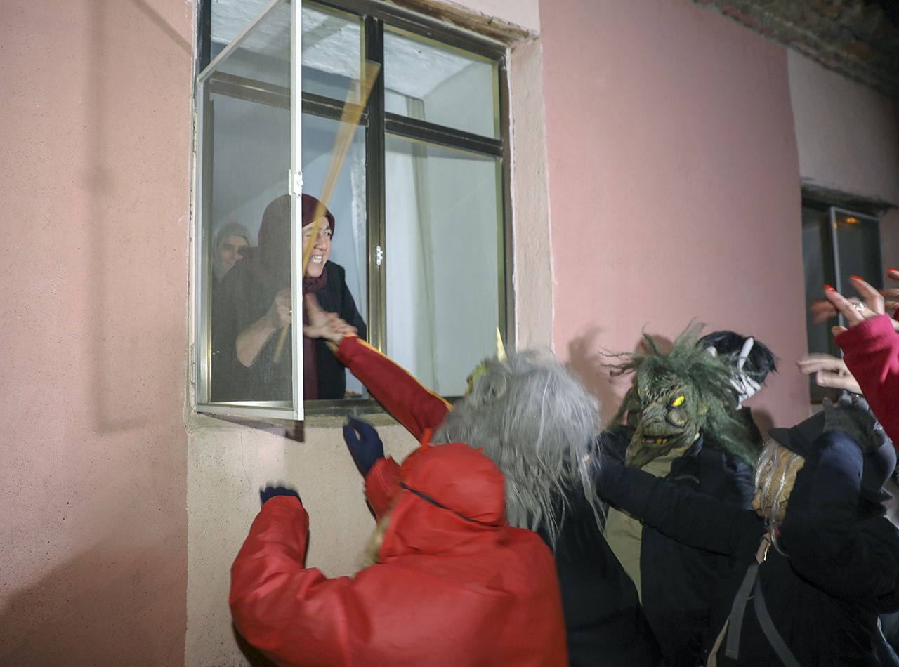 Burası Edirne! Orta Çağ’dan beri yapılıyor... Cadılar Bayramı değil 'boncuk gecesi' - Sayfa 10