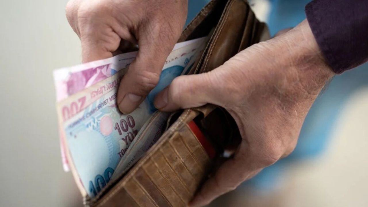 Milyonlarca kişi merak ediyor! Emeklilerin bayram ikramiyesi ne kadar olacak? - Sayfa 1