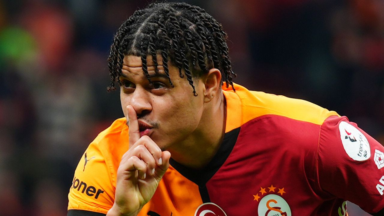 Galatasaray'ın Adana Demirspor maçı ilk 11'i belli oldu! Okan Buruk yeni transferleri sahaya sürüyor: Gözler Carlos Cuesta'da - Sayfa 8