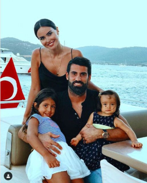 Yusuf Yazıcı ile Melisa Aslı Pamuk, oğluna Mylan ismini verdi! Ünlülerin çocukları için seçtikleri sıra dışı isimler yeniden gündeme geldi - Sayfa 7