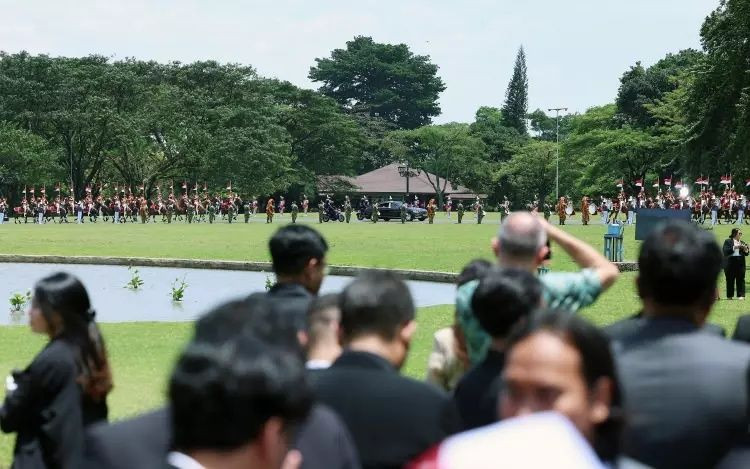 Asya turunun 2. durağı! Cumhurbaşkanı Erdoğan Endonezya'da büyük bir coşkuyla karşılandı... Görüntüler ''Böyle karşılama görülmedi'' dedirtti - Sayfa 11