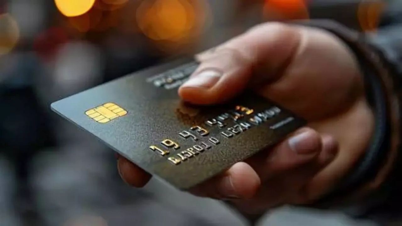 Borçlar alarm veriyor! Vatandaşlar kredi ve kredi kartı borcu batağında - Sayfa 1