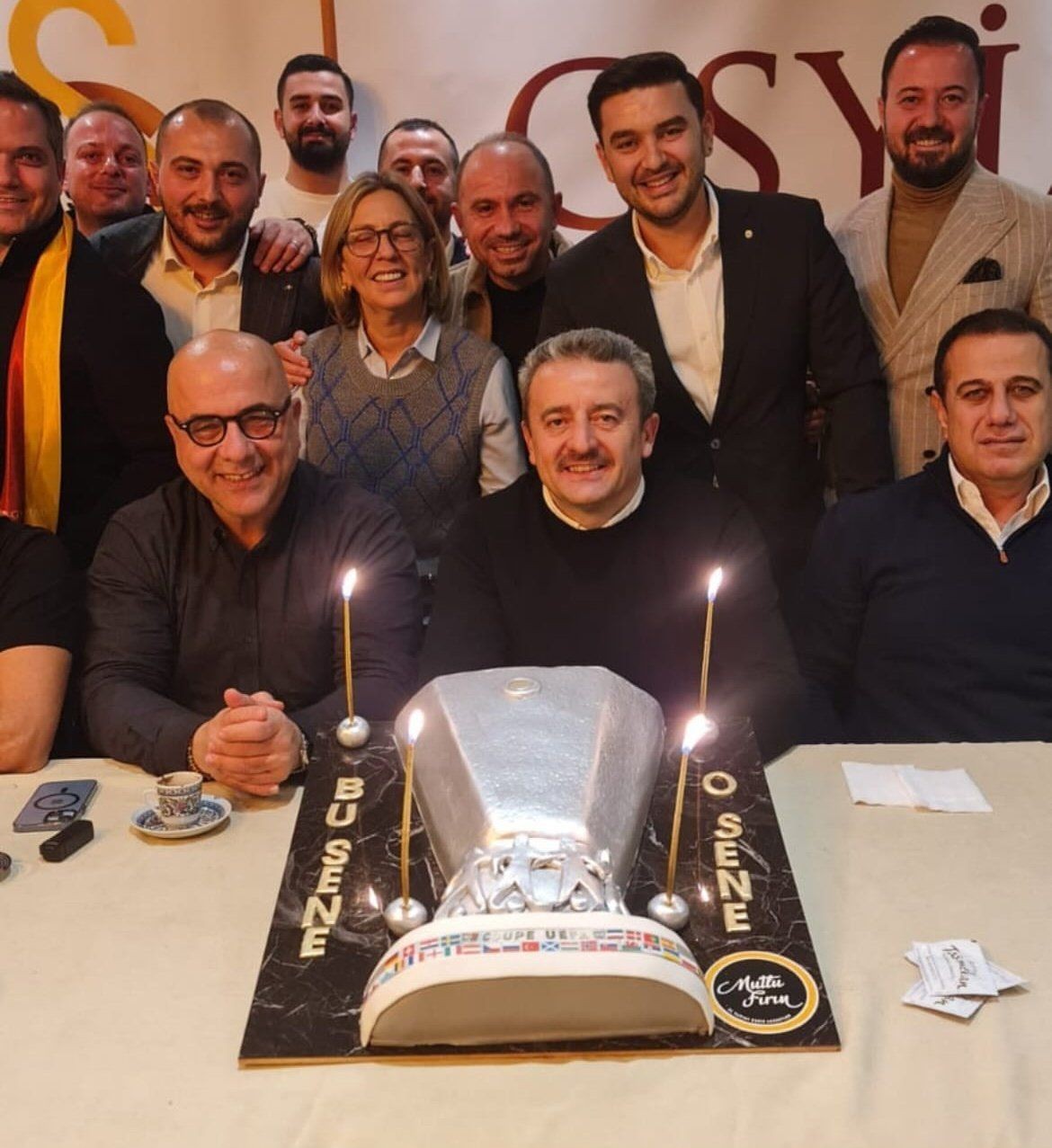 Galatasaray'da herkesi şaşkına çeviren olay! "İstifa tehdidinde bulunan beceriksiz yönetici, yol geçen hanına dönen takım kampı... İlk 11 sızsa ne olur!" - Sayfa 2