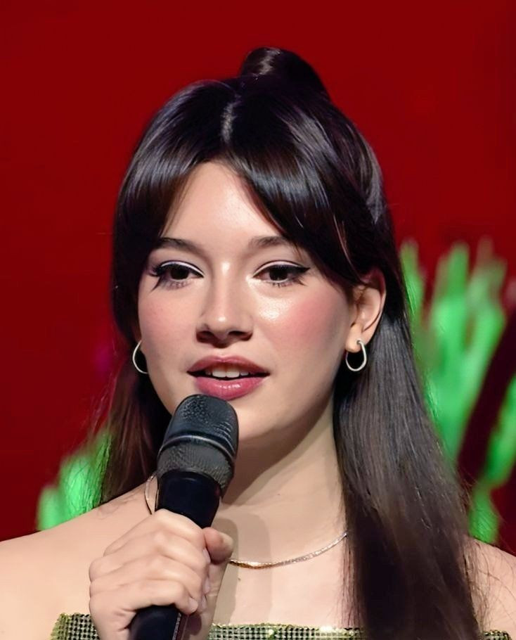 Kızıl Goncalar'ın Zeynep'i Mina Demirtaş 17 yaşına girdi: Yeni yaşını sette kutladı - Sayfa 4