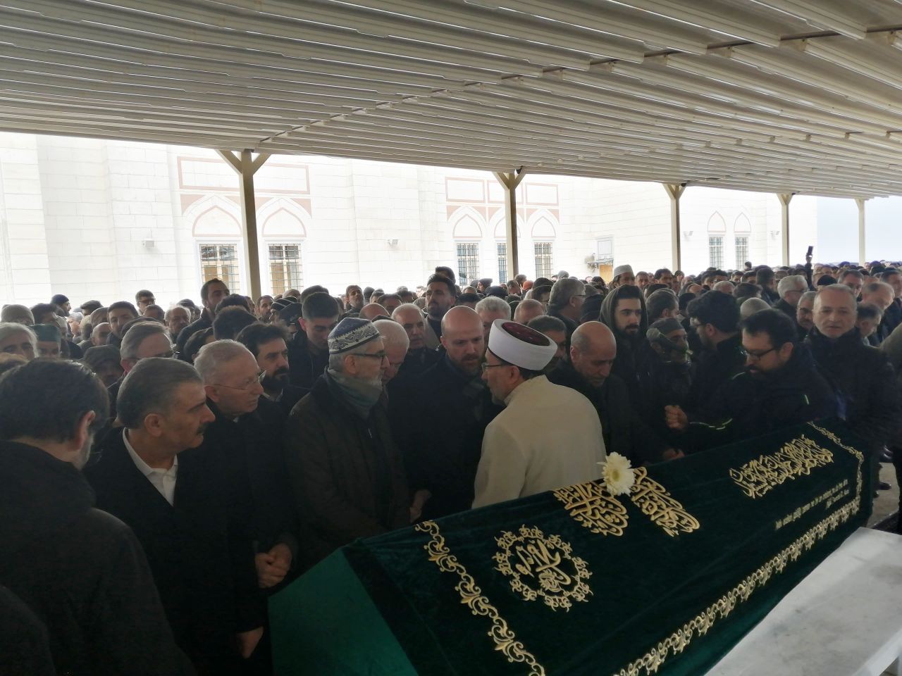 Hattatların Reisi Hasan Çelebi son yolculuğuna uğurlandı - Sayfa 2