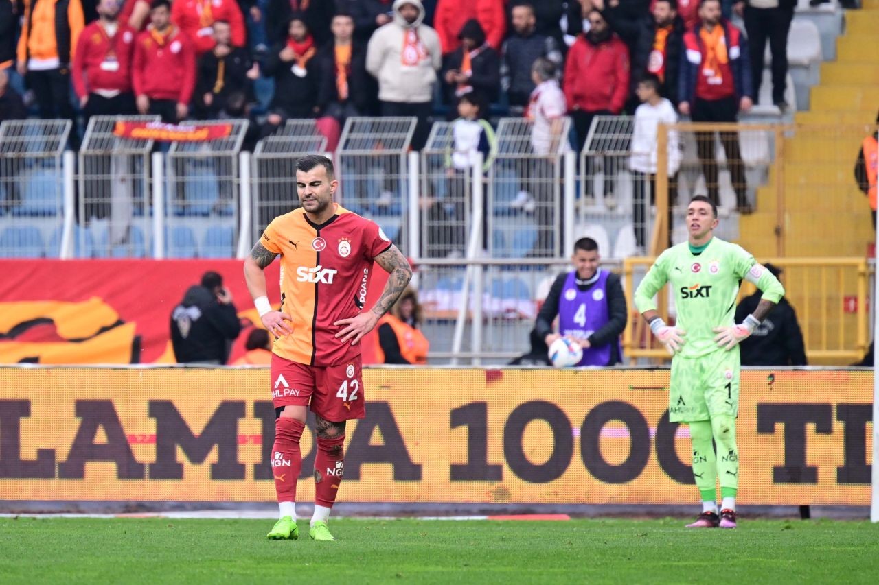 "Okan Buruk tükenmişlik sendromu yaşıyor" dedi ve Galatasaray için şampiyonluğu getirecek formülü açıkladı: Ali Dürüst ve Abdurrahim Albayrak göreve! - Sayfa 2