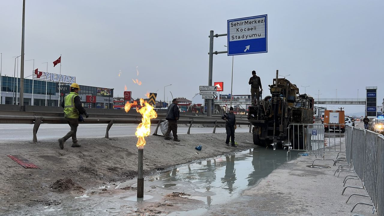 Kocaeli'de metro sondajı sırasında yer altından gaz fışkırdı - Sayfa 5