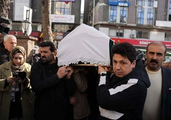 Ardında sır perdesi bıraktı! Mimar Ece Gürel'in cenazesinde dikkat çeken sözler: 'Çok soru işareti var' - Sayfa 1
