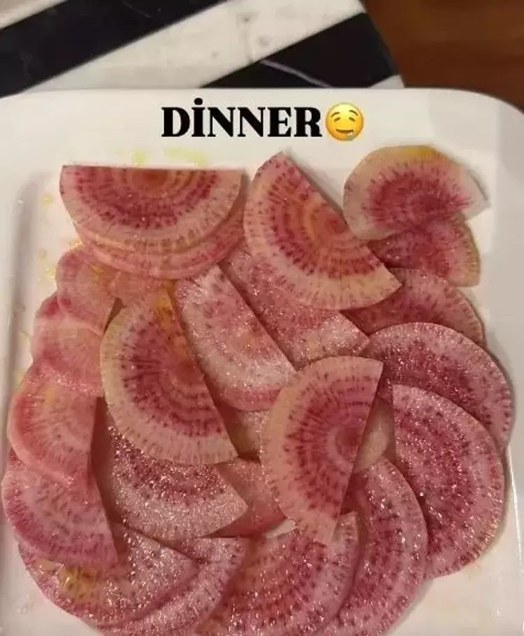 Çağla Şıkel’den olay yaratan yemek tercihleri: Kahvaltıda kuruyemiş, akşam yemeğinde turp! - Sayfa 4