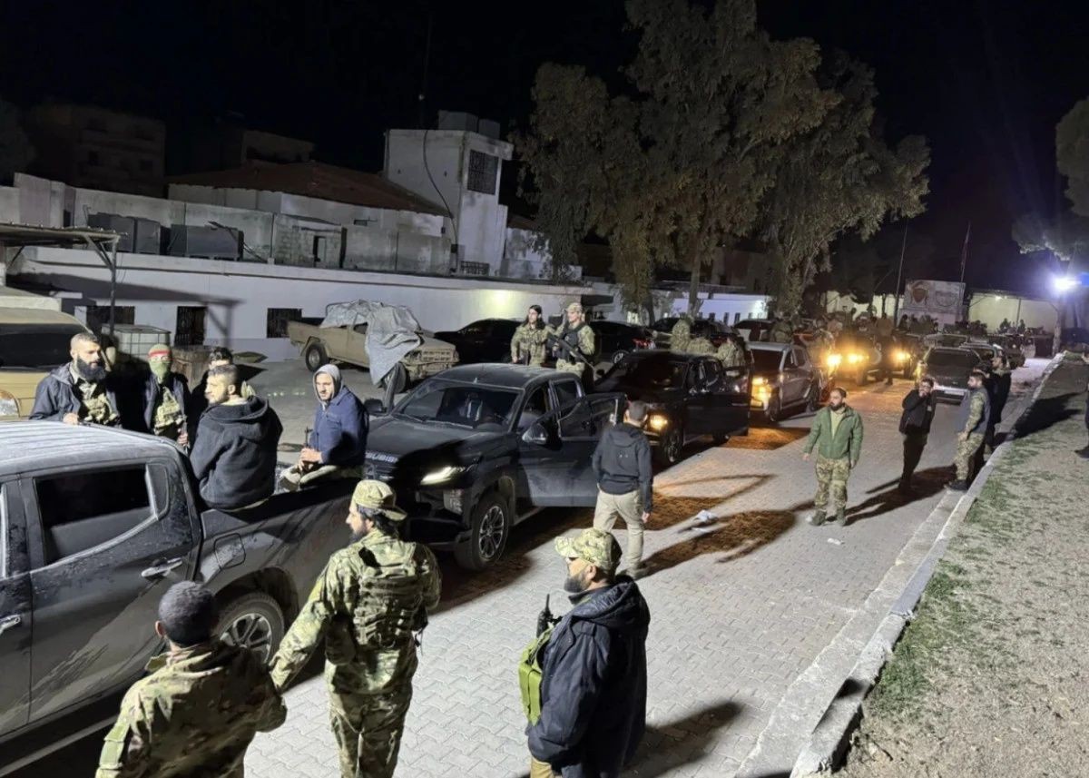 Suriye'de hareketli gece: Lazkiye'de devrik rejim unsurlarına operasyon! En az 70 kişi öldü... Devrik rejimin eski istihbarat şefi yakalandı! - Sayfa 1