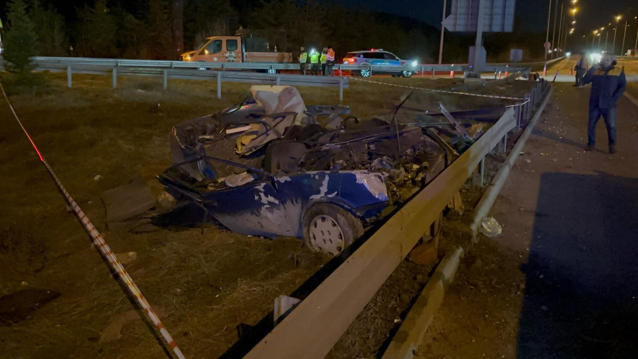 TEM Otoyolu'nun Bolu geçişinde feci kaza! TOFAŞ kağıt gibi ezildi: 3 ölü - Sayfa 5