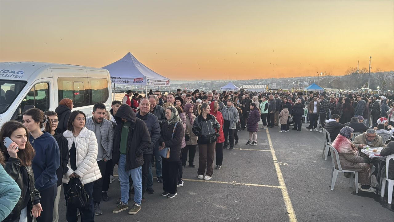 Tekirdağ Büyükşehir Belediyesi'nin  iftarında 'self servis' krizi yaşandı - Sayfa 4