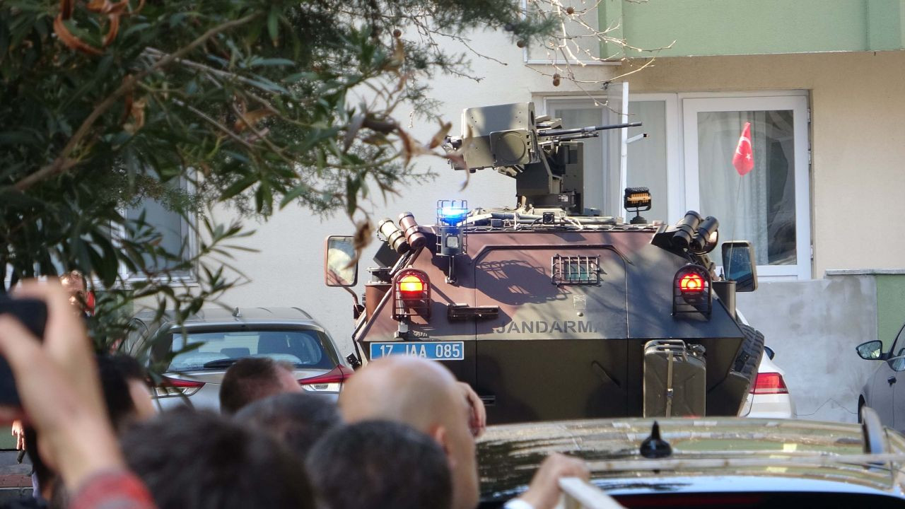 Çanakkale'de hareketli saatler; annesini rehin aldı, polisle çatıştı, etkisiz hale getirildi - Sayfa 10